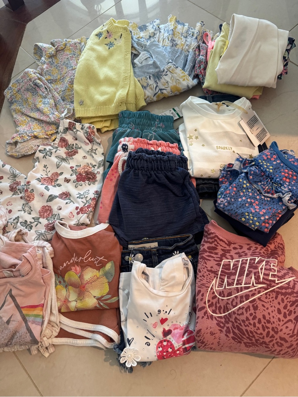 Lot of girls 12-18M clothes